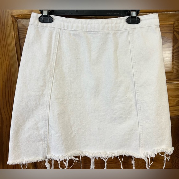 White Signature8 Denim Button Front Skirt Distressed Red Navy Ribbon Patriotic - Picture 6 of 6